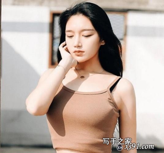 美女身材很好，女人味十足-3.jpg