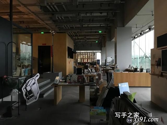 许知远为单向空间发求助信：书店撑不住了，求众筹续命-2.jpg