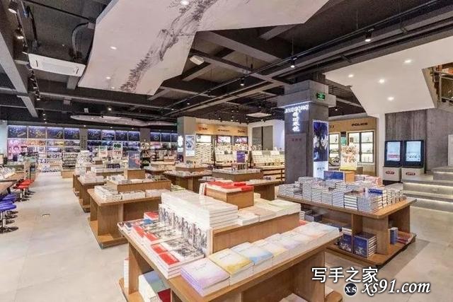 新华书店常年开空调，很多顾客只看不买，为何还不破产？-1.jpg