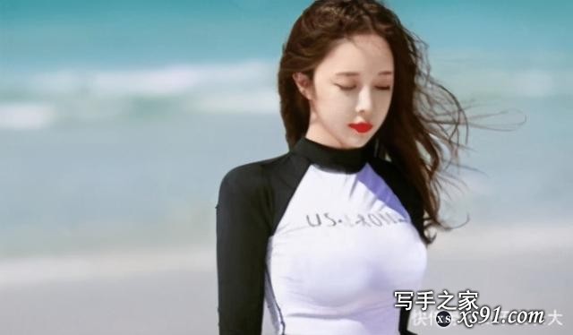 街拍：性感白皙的美女，曲线丰腴，衣服时尚很独特性感-4.jpg