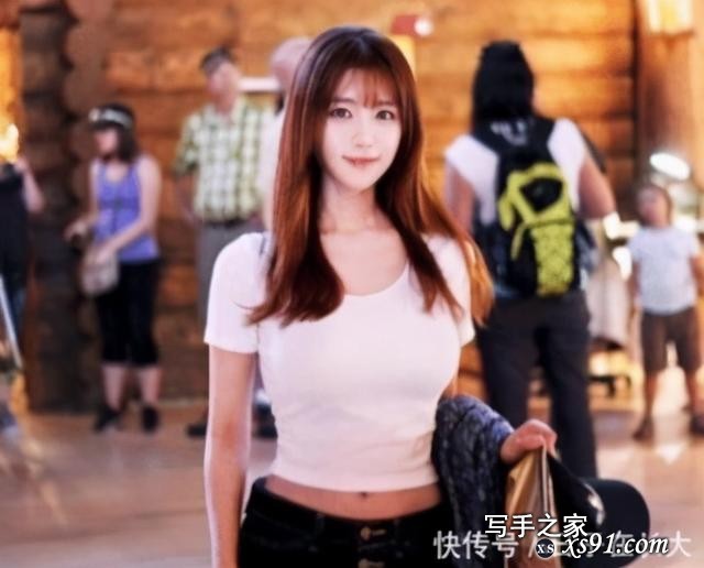 街拍：性感白皙的美女，曲线丰腴，衣服时尚很独特性感-5.jpg