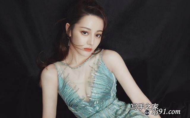 29岁迪丽热巴，容颜精致身材性感，女神越来越有味儿了-2.jpg